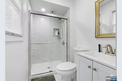 60 Garden Avenue, Woodland Park, NJ 07424 - Photo 4