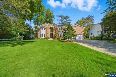 109 Stonehurst Drive, Tenafly, NJ 07670 - Photo 2