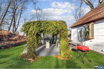 2 Roger Avenue, Wanaque, NJ 07420 - Photo 28
