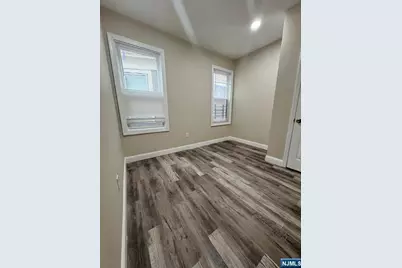811 13th Street, Newark, NJ 07108 - Photo 32