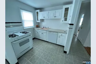 683 Kingsland Avenue, Lyndhurst Township, NJ 07071 - Photo 8