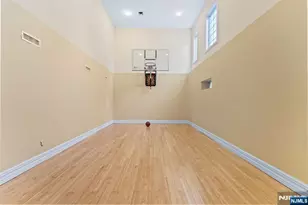 327 E Midland Ave, Paramus, NJ 07652 - Photo 18