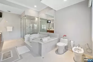 613 Knollwood Rd, Franklin Lakes, NJ 07417 - Photo 22