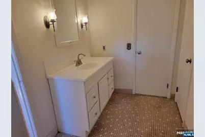 780 Hilton Place, Paramus, NJ 07652 - Photo 10