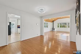 6 Arrow Dr, Livingston, NJ 07039 - Photo 4