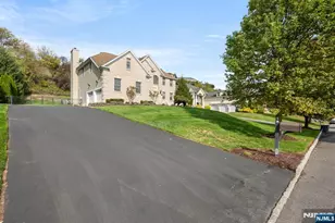 107 Hamilton Trail, Totowa, NJ 07512 - Photo 2