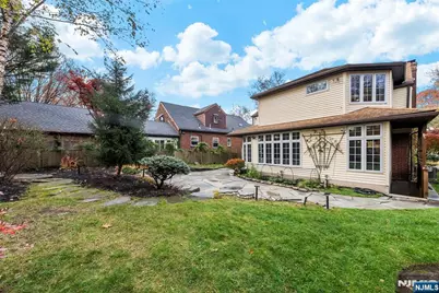 135 Hillcrest Avenue, Leonia, NJ 07605 - Photo 48