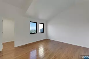 726 Mainsail Ln 726, Secaucus, NJ 07094 - Photo 38