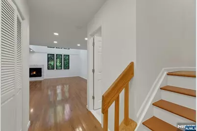 726 Mainsail Lane 726 #726, Secaucus, NJ 07094 - Photo 6