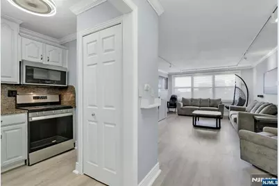 2000 Linwood Avenue 4P #4P, Fort Lee, NJ 07024 - Photo 1