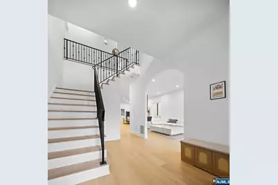 801 W End Avenue, Cliffside Park, NJ 07010 - Photo 16