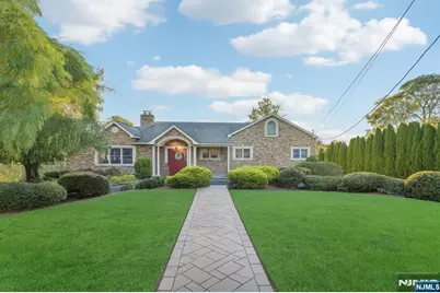 23 Surrey Drive, Wayne, NJ 07470 - Photo 2