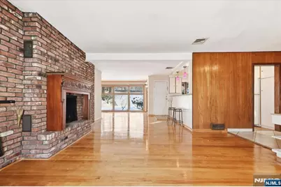 228 Zabriskie Place, River Edge, NJ 07661 - Photo 4