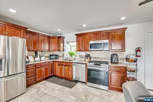 174 Sheridan Ave, Clifton, NJ 07011 - Photo 8