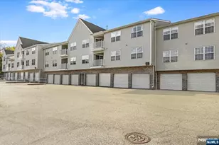 13 Parkside Ct, Wayne, NJ 07470 - Photo 22