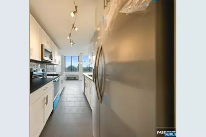 200 Winston Drive 716 #716, Cliffside Park, NJ 07010 - Photo 8