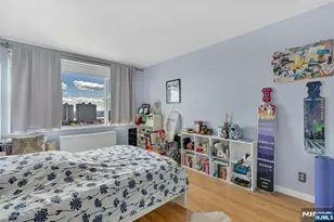 2000 Linwood Ave 22R, Fort Lee, NJ 07024 - Photo 16