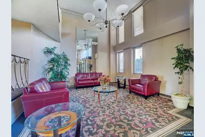 160 Overlook Avenue 17C #17C, Hackensack, NJ 07601 - Photo 4