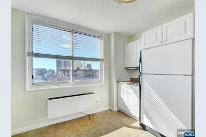 160 Overlook Avenue 17C #17C, Hackensack, NJ 07601 - Photo 24