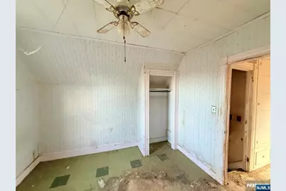 17 Schley Street, Garfield, NJ 07026 - Photo 6