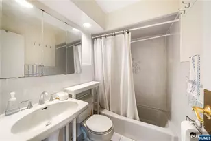 413 76th St, North Bergen, NJ 07047 - Photo 10
