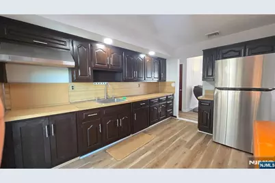 101 Glen Avenue, Paramus, NJ 07652 - Photo 20