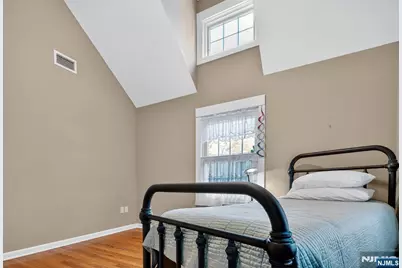 33 Shawnee Parkway, Jefferson Township, NJ 07885 - Photo 22