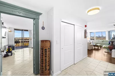 2005 Harmon Cove Tower, Secaucus, NJ 07094 - Photo 14