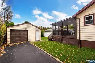 118 Rutherford Ave, Lyndhurst Township, NJ 07071 - Photo 22