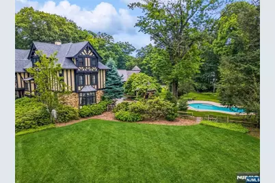 131 Rensselaer Road, Essex Fells, NJ 07021 - Photo 4