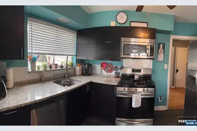 39-16 Northern Drive, Fair Lawn, NJ 07410 - Photo 4