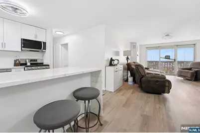 555 North Avenue 22-D #22-D, Fort Lee, NJ 07024 - Photo 4