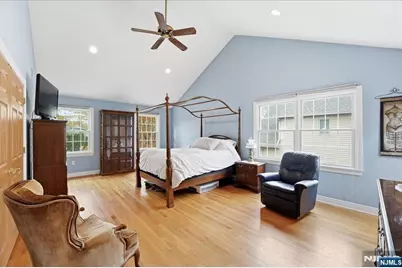 605 Craig Avenue, Paramus, NJ 07652 - Photo 36