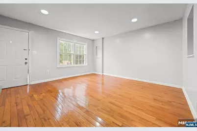 12 Bayview Avenue, Jersey City, NJ 07305 - Photo 6