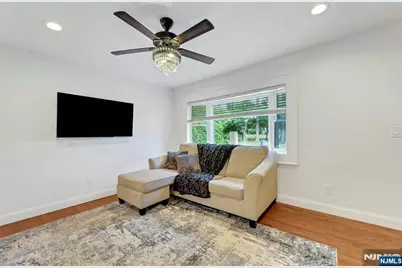 384 Mountain Avenue, Washington Township, NJ 07676 - Photo 4