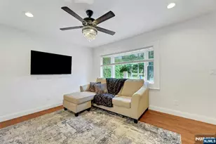 384 Mountain Ave, Washington Township, NJ 07676 - Photo 4