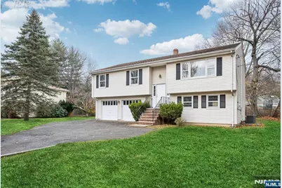 415 Goffle Road, Wyckoff Township, NJ 07481 - Photo 2