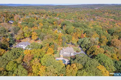 7 Stonehedge Drive, Hardyston Township, NJ 07460 - Photo 4