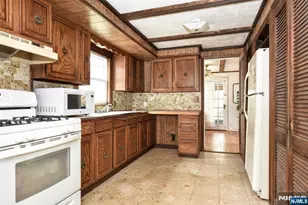 31 Campbell St, Waldwick, NJ 07463 - Photo 8