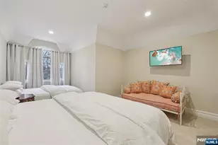 14 Henion Gdn, Mahwah, NJ 07430 - Photo 24