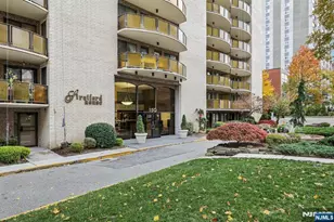 150 Overlook Ave 6H, Hackensack, NJ 07601 - Photo 2