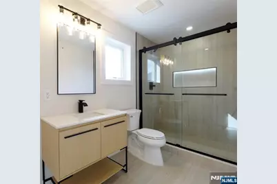 809 Jassamine 809 #809, Fort Lee, NJ 07024 - Photo 38