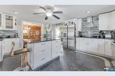 62 Grove Avenue, Rochelle Park Township, NJ 07662 - Photo 24