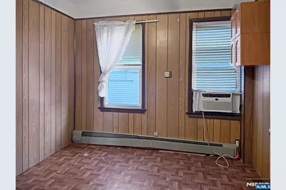 189 Martha Avenue, Elmwood Park, NJ 07407 - Photo 18