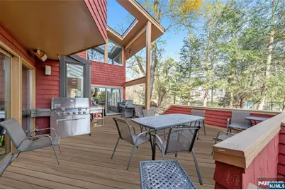 262 W Saddle River Road, Upper Saddle River, NJ 07458 - Photo 16