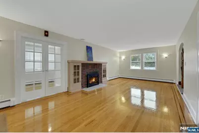 137 Johnson Avenue, Teaneck Township, NJ 07666 - Photo 4