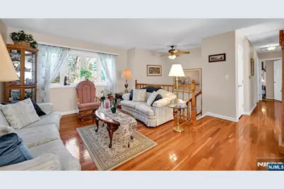 42 Sussex Drive, West Milford, NJ 07480 - Photo 4