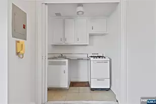 3021 Edwin 3J, Fort Lee, NJ 07024 - Photo 8