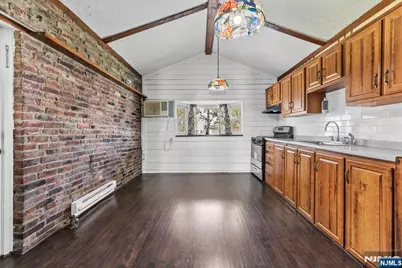 611 New York Avenue, Lyndhurst Township, NJ 07071 - Photo 8