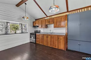 611 New York Ave, Lyndhurst Township, NJ 07071 - Photo 10